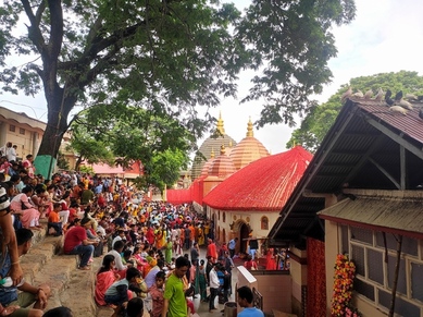 Kamakhya_Temple_on_the_Ambubachi_Mela,_2023_ pic_1